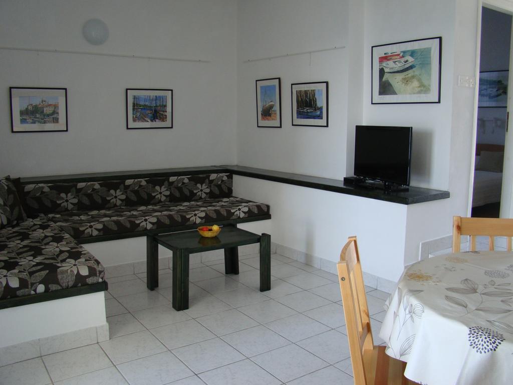 Apartments Sanda Murter Chambre photo