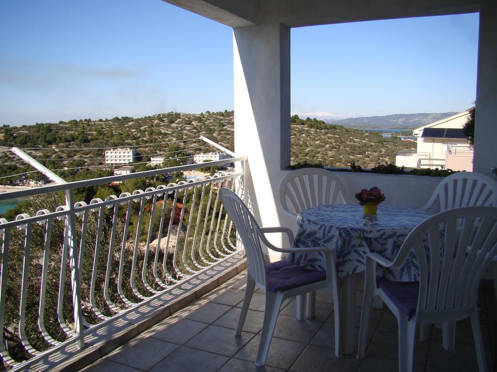 Apartments Sanda Murter Chambre photo